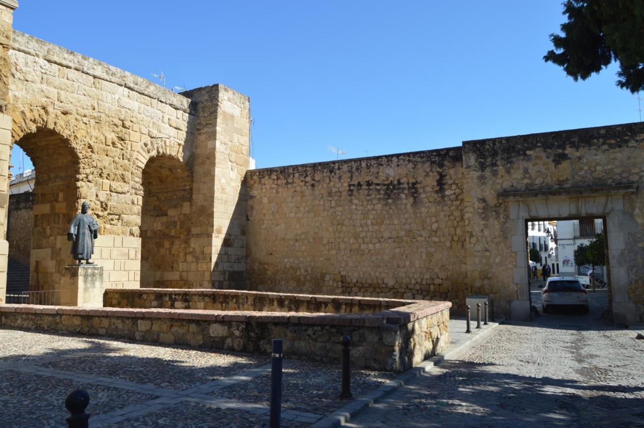 Puerta Sevilla Parking Gratis Córdoba Exteriér fotografie